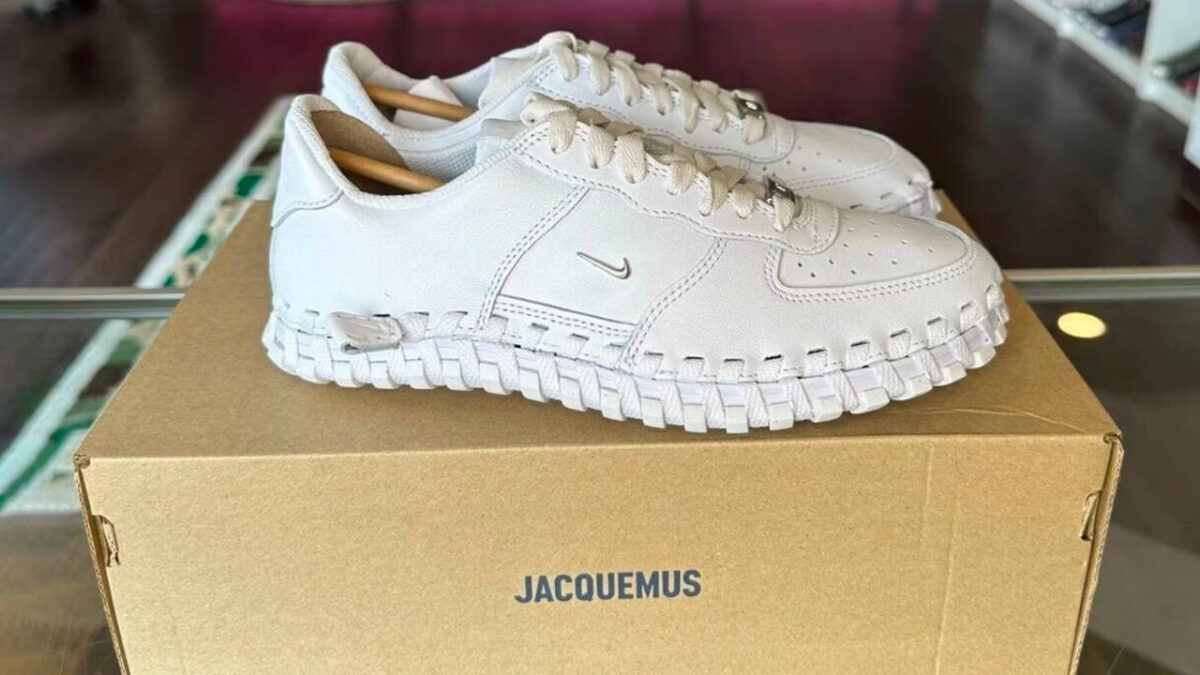 Yeezy Boost 350 V2 - Jacquemus x Nike J Force 1出现了编织鞋底装置