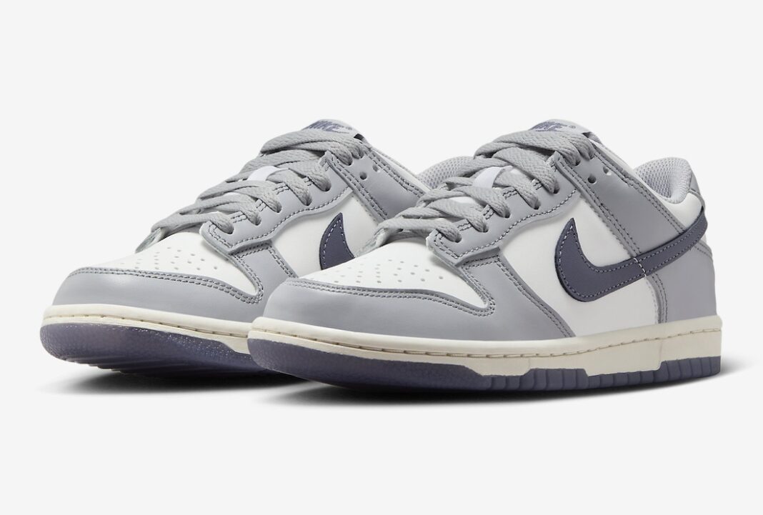 运动鞋, 耐克运动鞋, Nike Dunk Low GS, Nike Dunk Low - Nike Dunk Low GS “Platinum Tint” 将于2024年春季发布