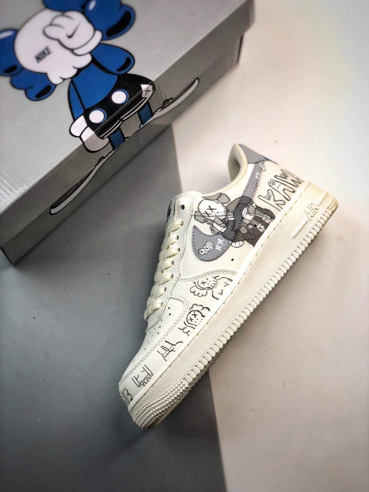 运动鞋, Air Force 1 Low, Air Force 1 - kaws x Air Force 1 Low 联名涂鸦 米白灰 鞋货号：CW2288-999