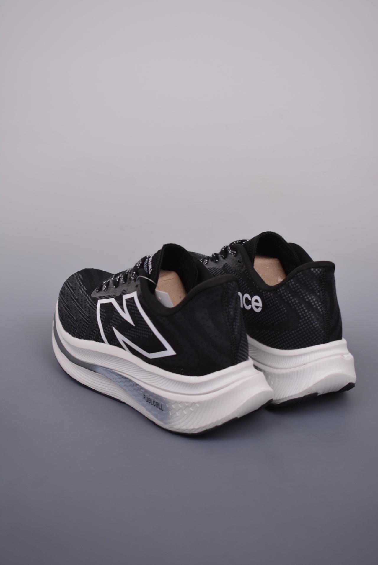 运动鞋, 跑鞋, 跑步鞋, New Balance - New Balance NB FuelCell Supercomp Trainer V2 高帮跑步鞋 货号: WRCXBW3MK