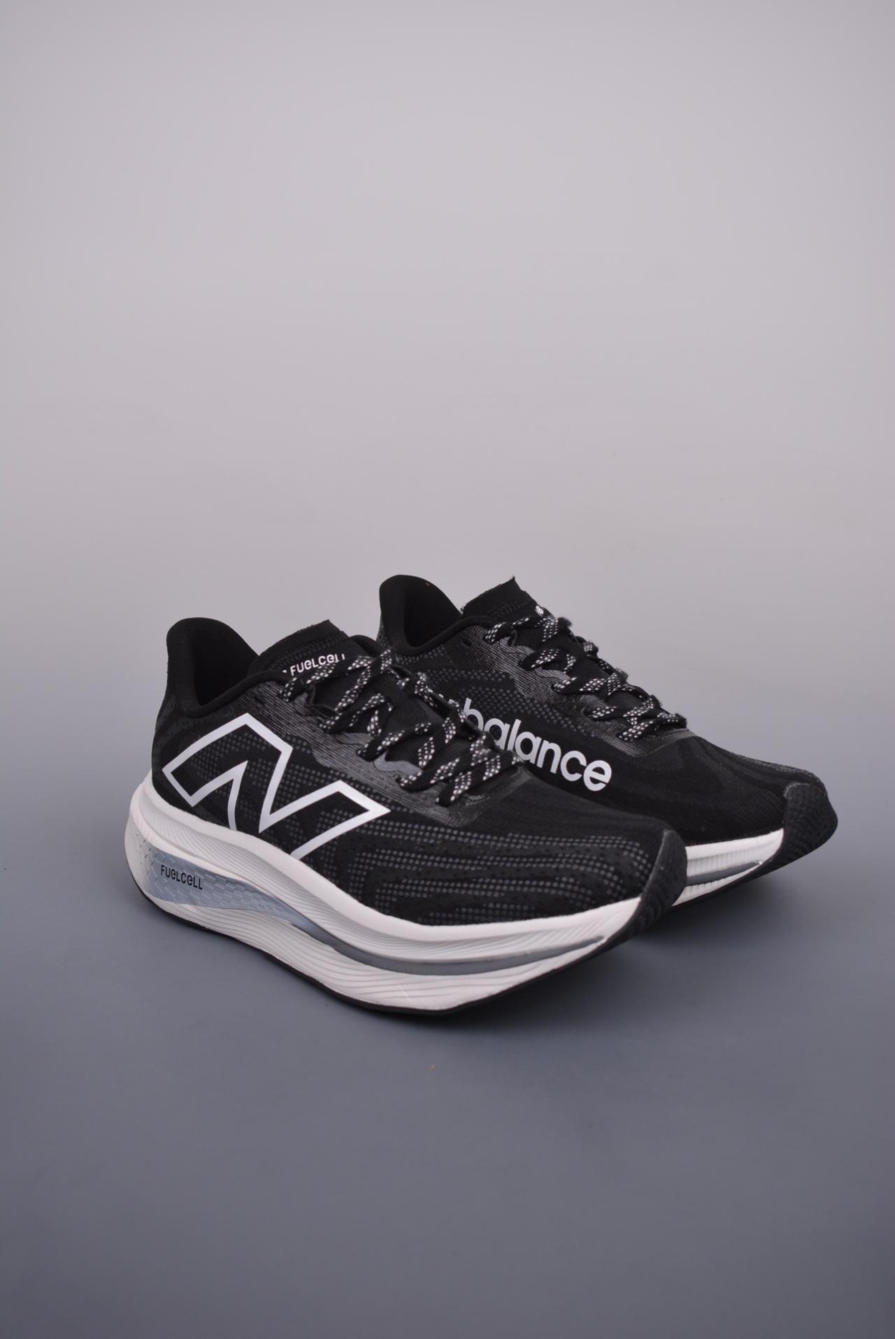 运动鞋, 跑鞋, 跑步鞋, New Balance - New Balance NB FuelCell Supercomp Trainer V2 高帮跑步鞋 货号: WRCXBW3MK