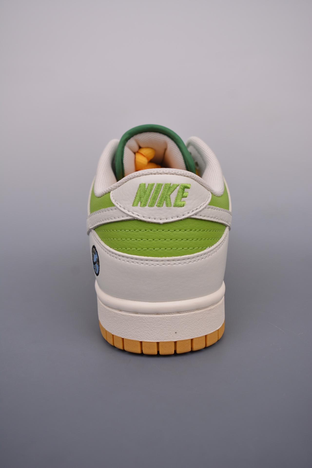 运动鞋, 篮球鞋, 球鞋, SB Dunk Low, Nike SB Dunk Low - Nike SB Dunk Low 笑脸地球 高帮篮球鞋 货号：BB1609 115JS