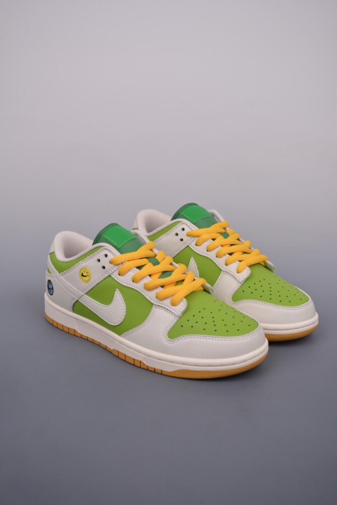 运动鞋, 篮球鞋, 球鞋, SB Dunk Low, Nike SB Dunk Low - Nike SB Dunk Low 笑脸地球 高帮篮球鞋 货号：BB1609 115JS