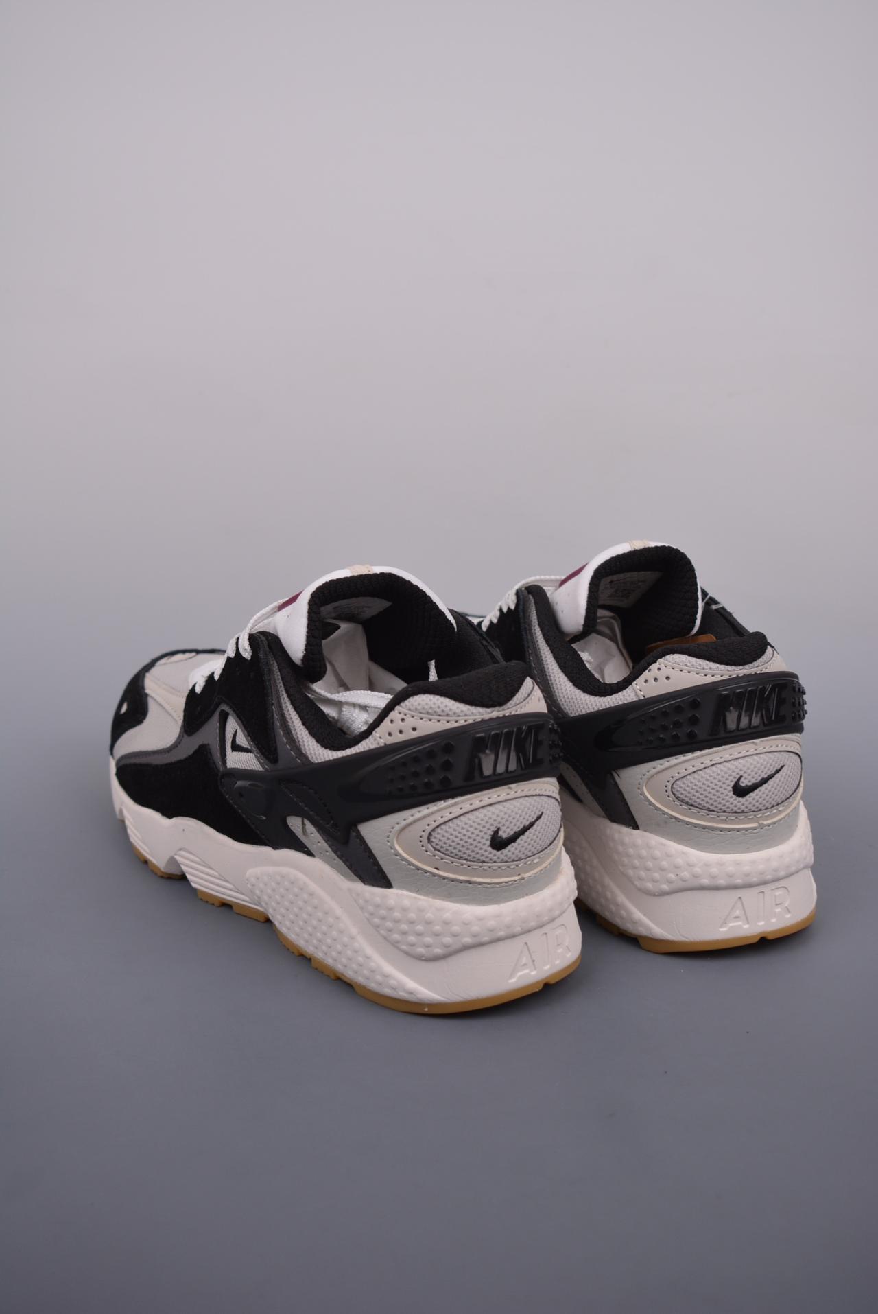 运动鞋, 跑鞋, Nike Air Huarache - Nike Air Huarache Runner 华莱士12代 网面透气氯丁橡胶运动休闲跑鞋 货号：FJ0709 001MK