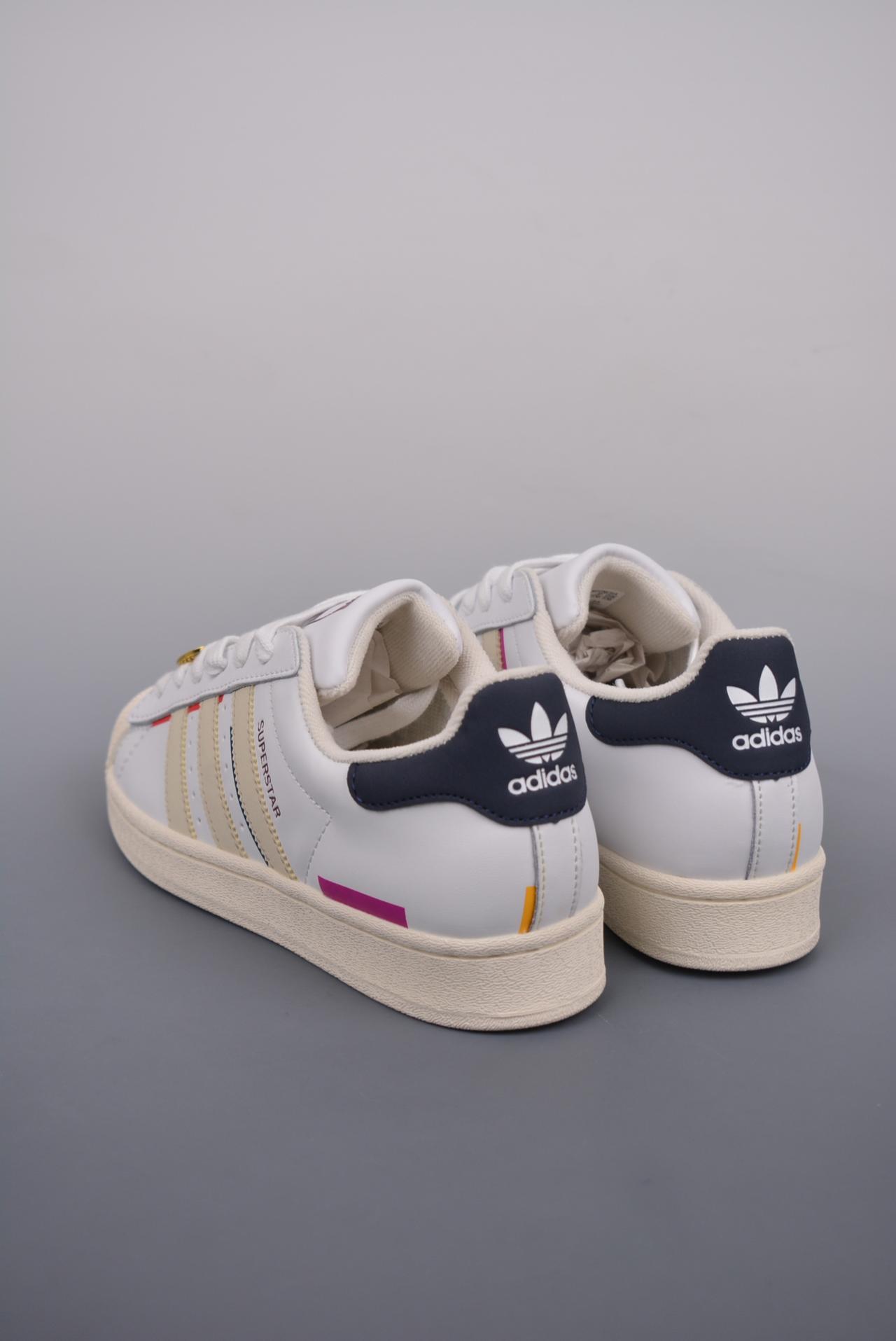 贝壳头, 板鞋, SUPERSTAR W, Originals SUPERSTAR W, adidas originals Superstar, adidas Originals, adidas - Adidas Originals SUPERSTAR W 白色贝壳头板鞋 高帮 鞋帮高度未知 货号: HQ6626WX