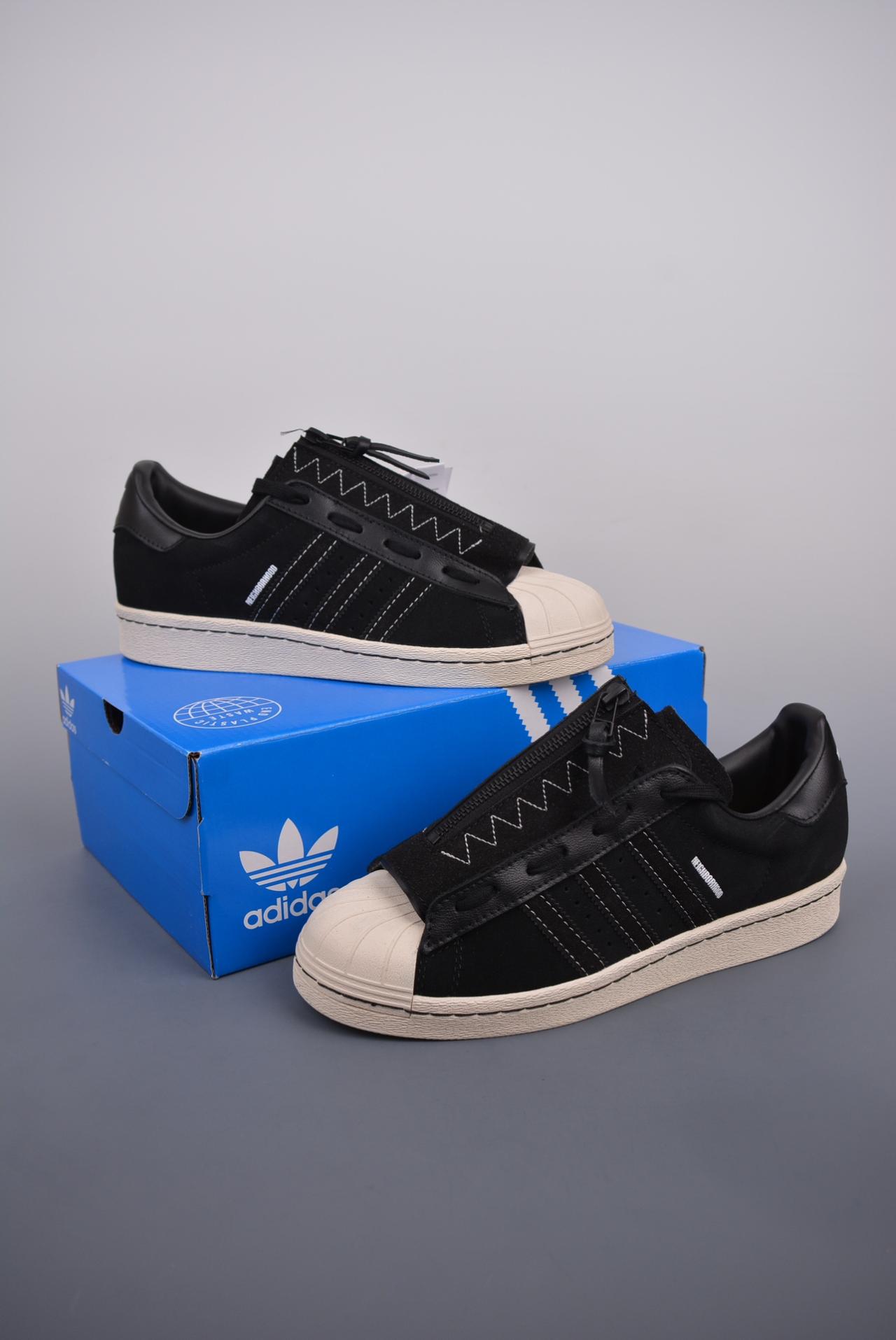 贝壳头, 板鞋, 小白板鞋, SUPERSTAR W, Originals SUPERSTAR W, adidas originals Superstar, adidas Originals - Adidas Originals SUPERSTAR W 
渠道正品订单 诠释市场最高工艺水平
贝壳头经典小白板鞋 专柜上架同步配色
全鞋进口头层皮料打造。区别市面普通真标版本，进出专柜无压力
官方货号: GX1400WX
Size：35 36 36.5 37.5 38 38.5 39 40 40.5 41 42 42.5 43 44