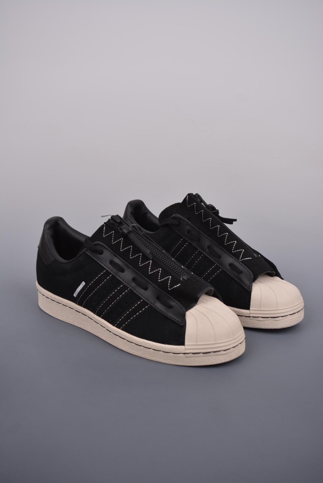 贝壳头, 板鞋, 小白板鞋, SUPERSTAR W, Originals SUPERSTAR W, adidas originals Superstar, adidas Originals - Adidas Originals SUPERSTAR W 
渠道正品订单 诠释市场最高工艺水平
贝壳头经典小白板鞋 专柜上架同步配色
全鞋进口头层皮料打造。区别市面普通真标版本，进出专柜无压力
官方货号: GX1400WX
Size：35 36 36.5 37.5 38 38.5 39 40 40.5 41 42 42.5 43 44