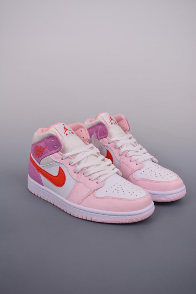 篮球鞋, 球鞋, Jordan, Air Jordan 1 Mid, Air Jordan 1, Air Jordan - Air Jordan 1 Mid 高帮篮球鞋 粉紫色 货号：DR0174 500WL