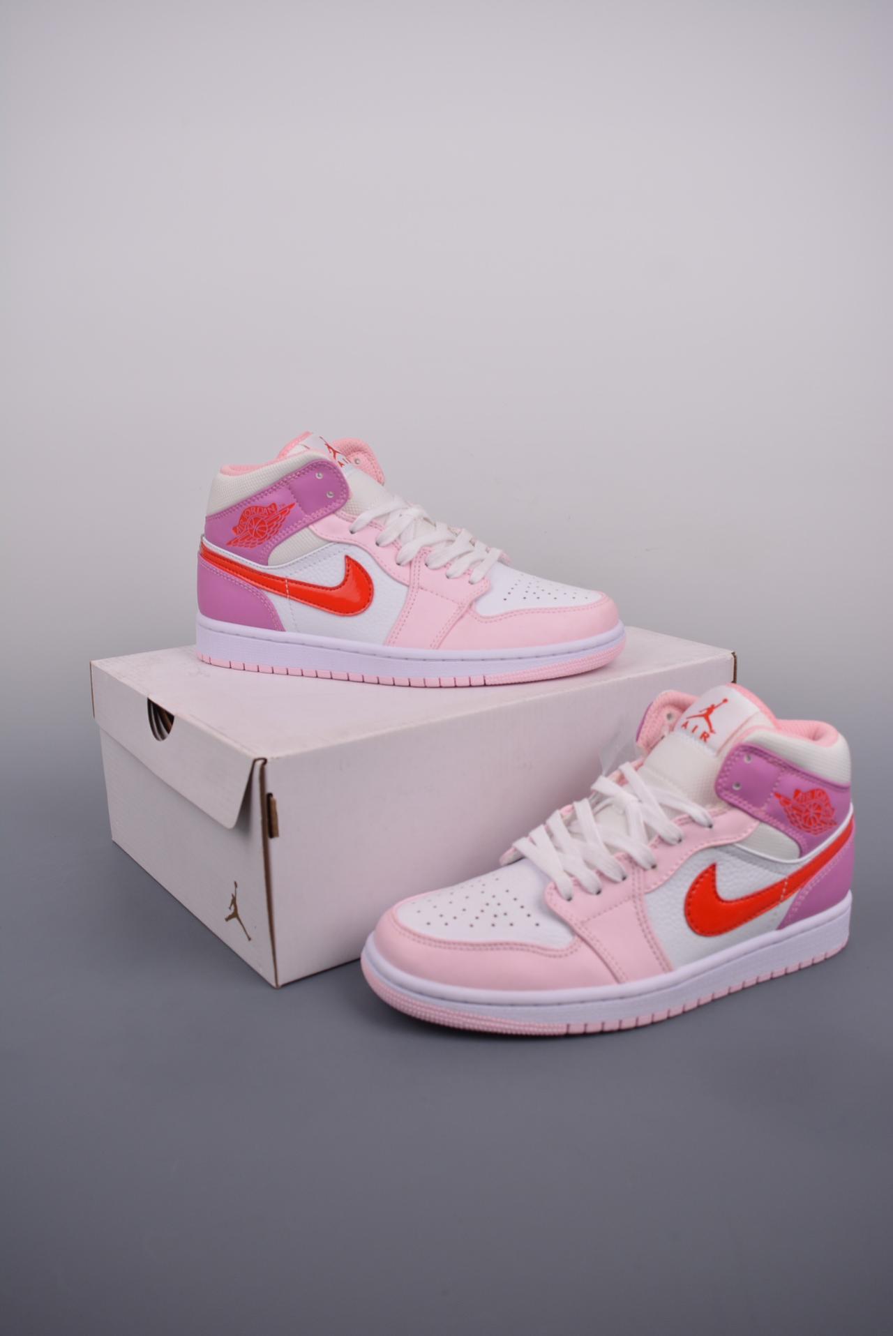 篮球鞋, 球鞋, Jordan, Air Jordan 1 Mid, Air Jordan 1, Air Jordan - Air Jordan 1 Mid 高帮篮球鞋 粉紫色 货号：DR0174 500WL