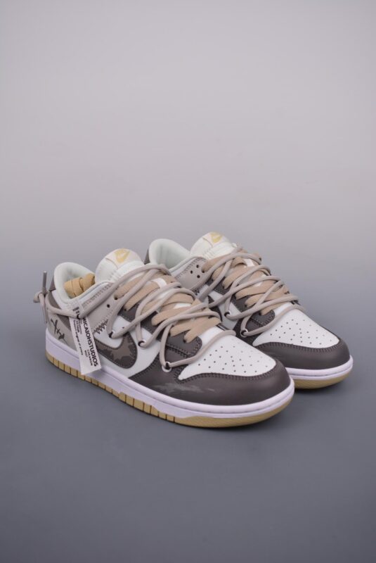 解构, SB Dunk Low, Nike SB Dunk Low, Nike, DV0833 100, Dunk Low, Dunk - Nike SB Dunk Low 泼墨裂痕 涂鸦布贴 鞋子类型 抽绳鞋带 鞋帮高度 低帮 颜色 无相关信息 货号 DV0833 100J