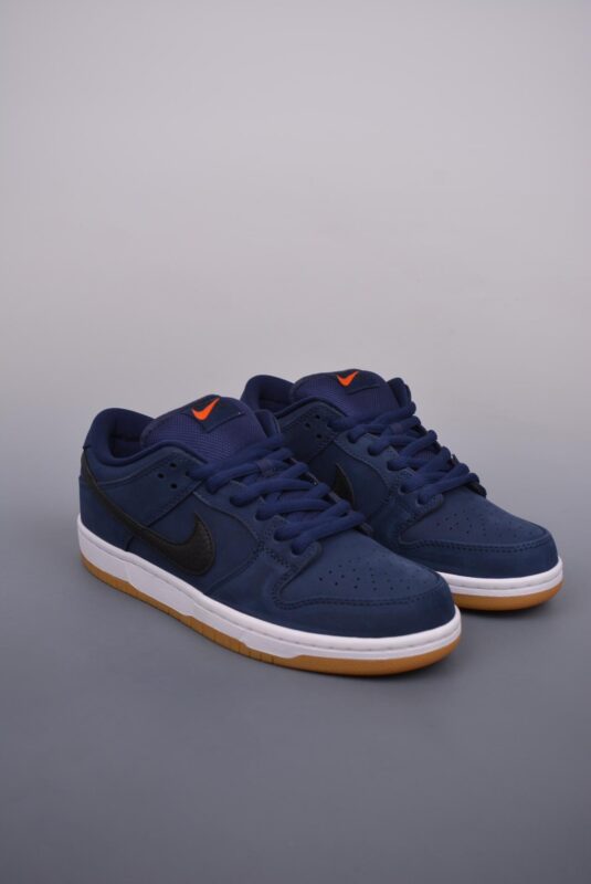 运动鞋, 板鞋, RO, Nike, Dunk SB Low, Dunk SB, Dunk - Nike Dunk SB Low Pro Iso "Navy Gum" 鞋子 鞋帮高度：低帮 系列：Dunk SB 鞋子类型：板鞋 颜色：海军蓝 货号：CW7463 401NCC