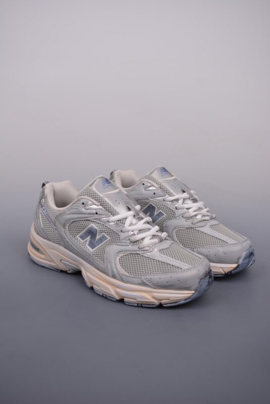 运动鞋, 跑鞋, 复古跑鞋, New Balance 530, New Balance - New Balance 530 复古跑鞋 高帮 版本 颜色：MR530VS818 货号：MR530VS818 尺码：36-45