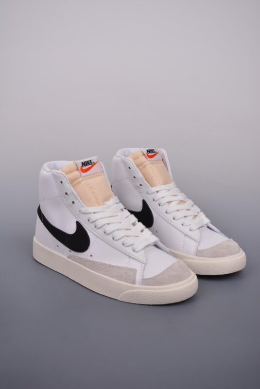 运动鞋, 开拓者, Nike Blazer Mid, Nike Blazer, Nike - Nike Blazer Mid 77 VNTG 复古经典开拓者 纯原系列 高帮 鞋款 官方货号：BQ6806 100J