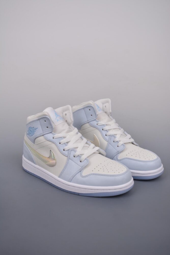 运动鞋, Jordan, Air Jordan 1 Mid, Air Jordan 1, Air Jordan - Air Jordan 1 Mid 银河系少女 蓝银 鞋子类型：中帮鞋 货号：FQ9117 400B