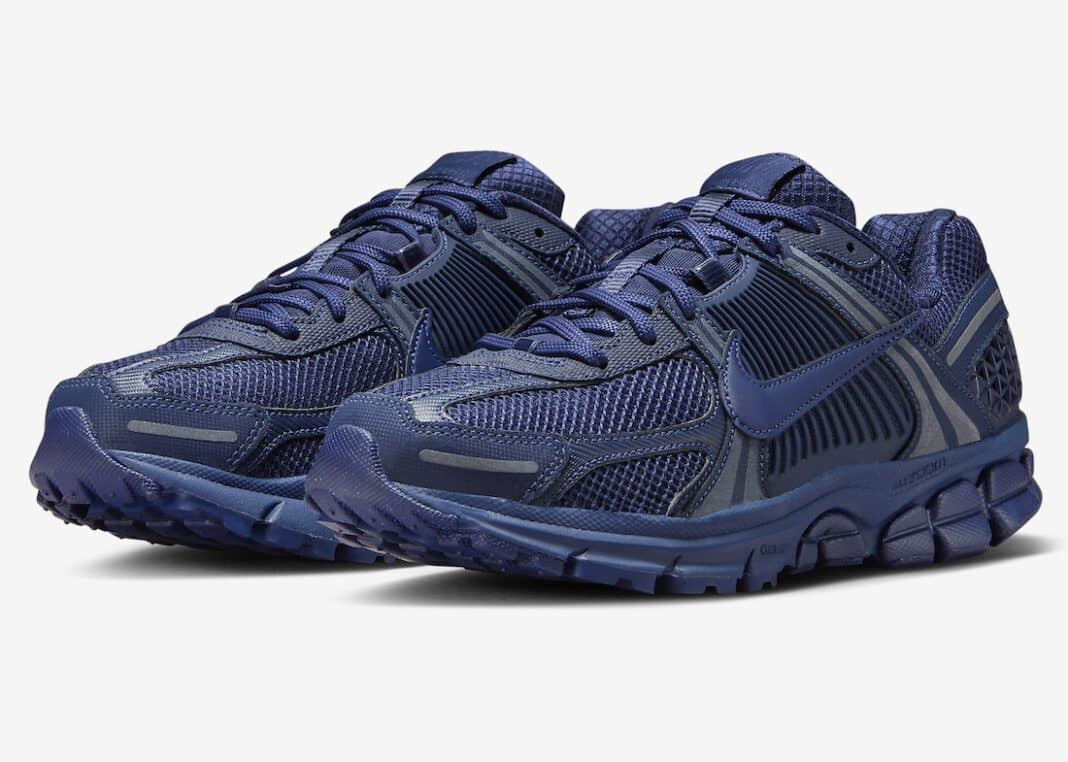 运动鞋, RO, Nike Zoom Vomero 5, Nike, Midnight Navy - Nike Zoom Vomero 5 “Midnight Navy” 将于2023年11月发布。