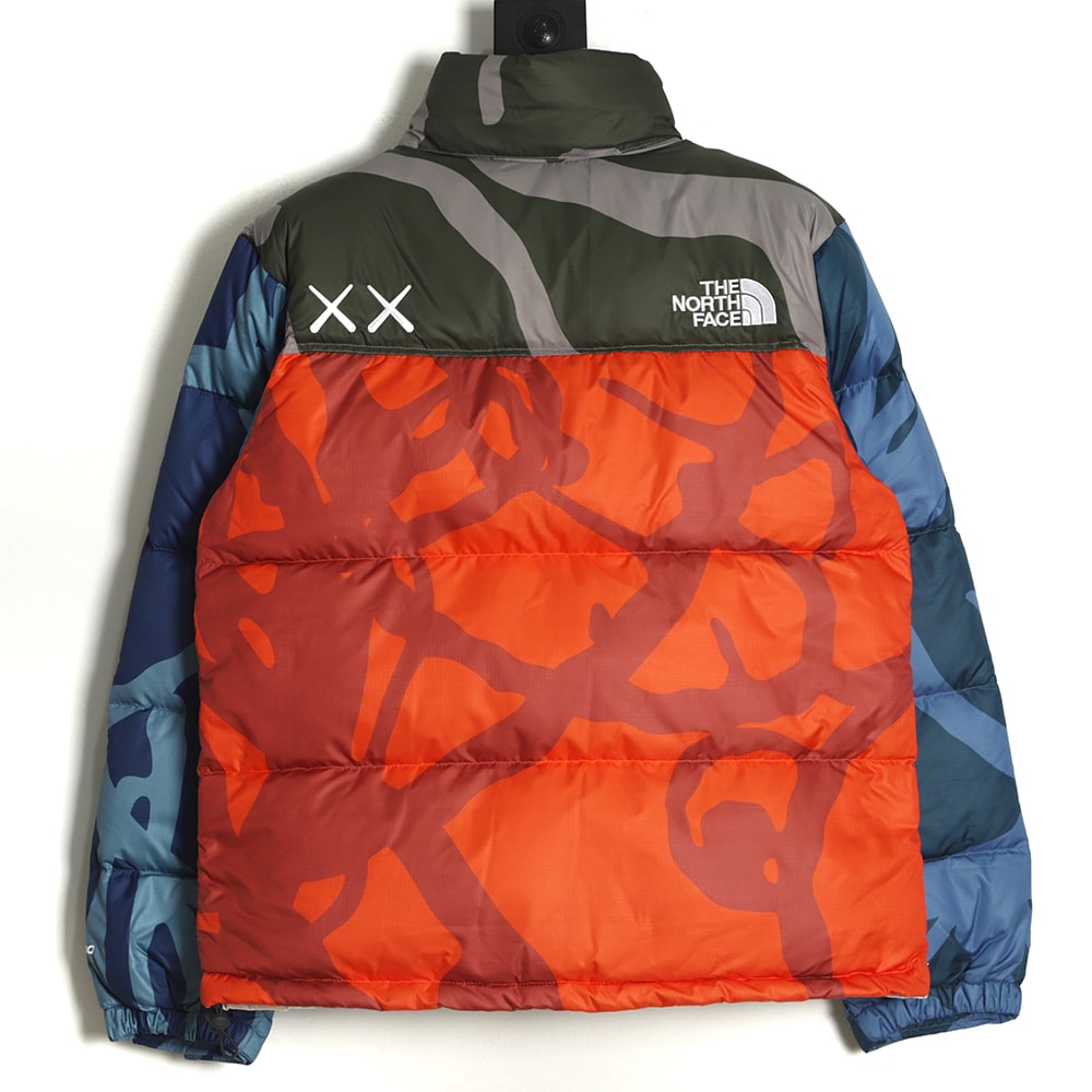 The North Face KAWS 联名 1996 美版羽绒服 TSK2