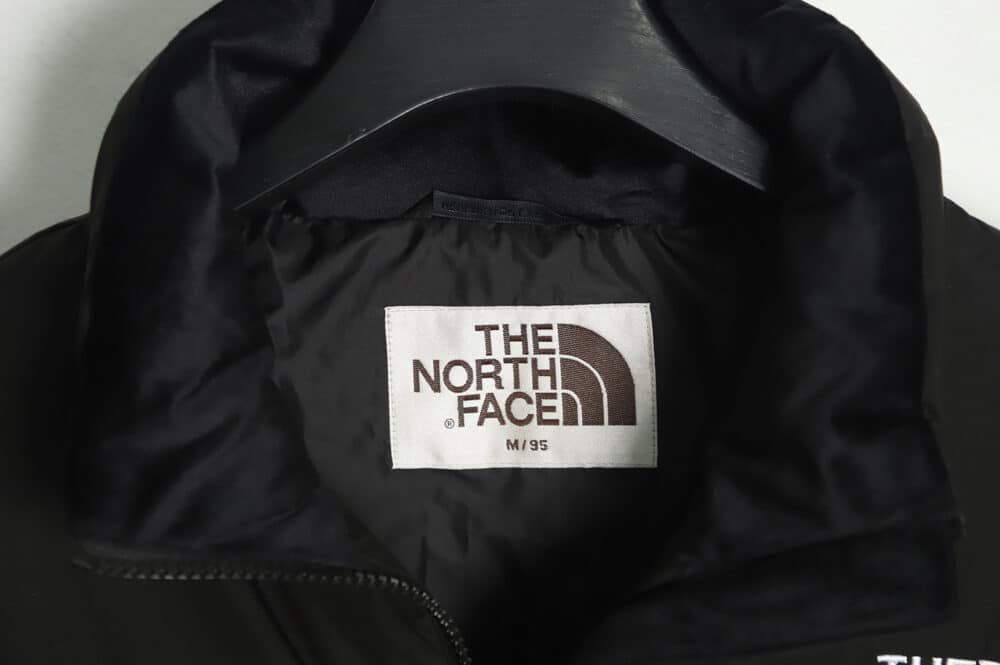 The North Face 22FW 胸前双口袋羽绒服 TSK1