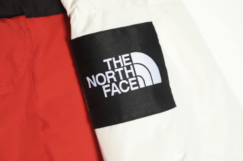 The North Face 22FW 胸前双口袋羽绒服