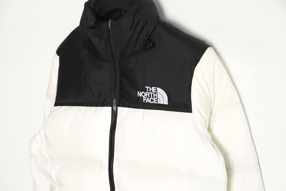 The North Face 1996 Nuptse 经典羽绒服