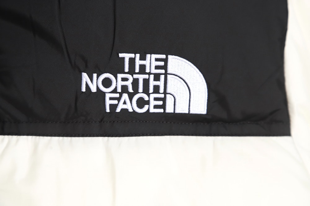 The North Face 1996 Nuptse 经典羽绒服