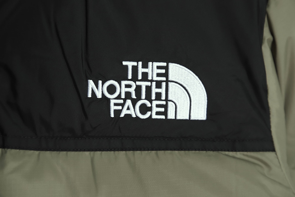 The North Face 1996 Nuptse 经典羽绒服