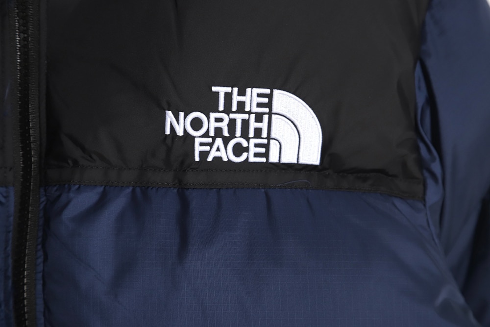 The North Face 1996 Nuptse 经典羽绒服