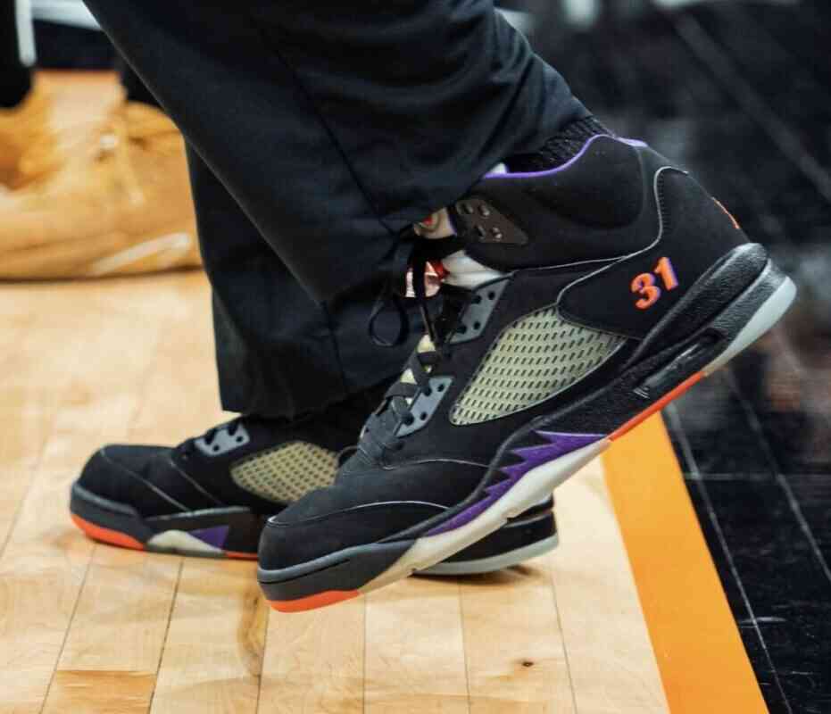 布克, PE, Jordan, Devin Booker, Air Jordan 5, Air Jordan - 德文·布克赠送他的Air Jordan 5 PE鞋给肖恩·马里昂