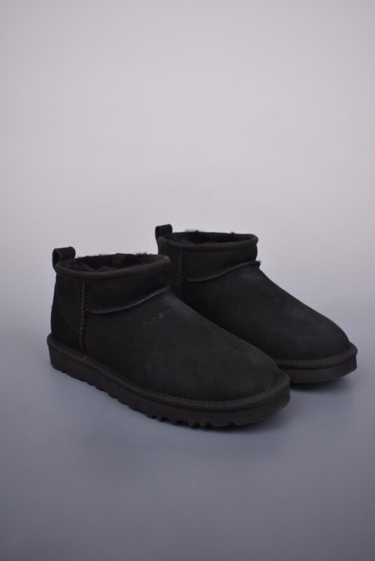 UGG, KD - UGG Classic Ultra Mini 羊毛一体迷你短靴 防污防泼水 周冬雨同款 公司级版本 颜色: 未提及 货号: 1116109J