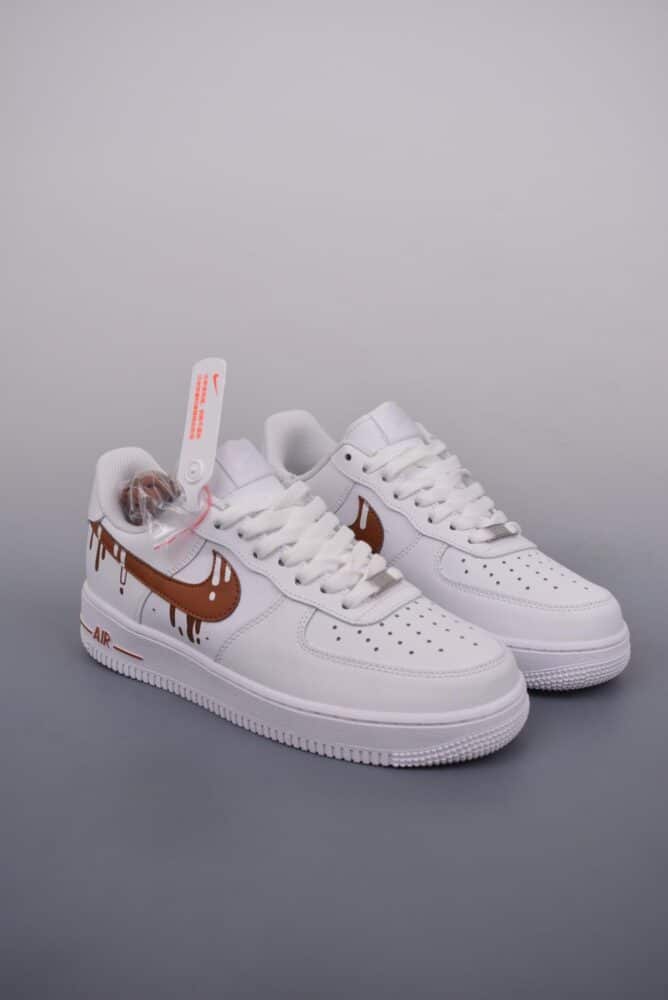 Nike Air Force 1 Low, Nike Air Force 1, Nike, Air Force 1 Low, Air Force 1 - Nike Air Force 1 Low 白棕 原楦头原纸板 打造纯正空军版型 专注外贸渠道 全掌内置蜂窝气垫 原盒配件 原厂中底钢印、拉帮完美 官方货号：CW2288 008J